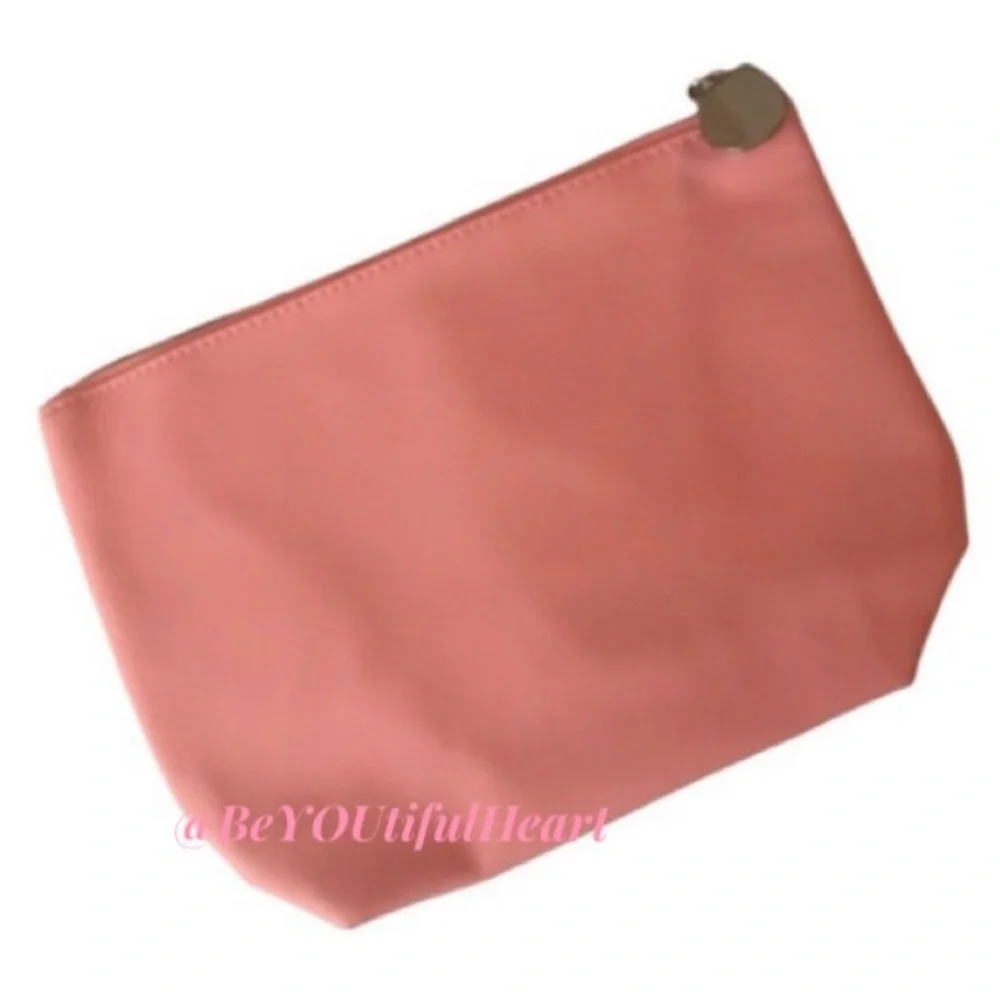 it Cosmetics Complexion Perfection Set - Buki Brush with Brush Cleaner and Bag